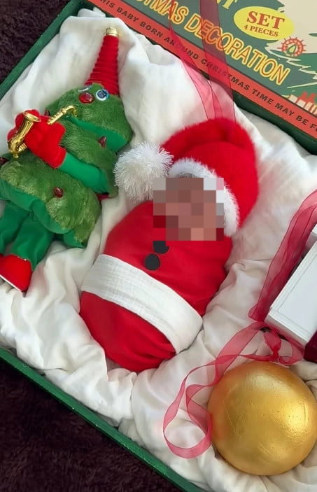 배우 이시영이 공개한 신생아 딸의 본아트(Born art) 사진. 이시영 인스타그램