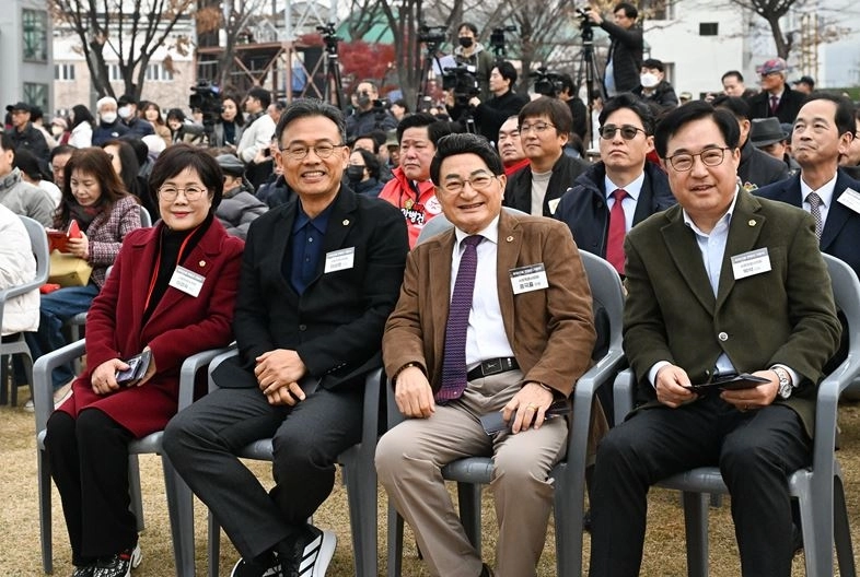 왼쪽부터 이경숙, 이상훈, 홍국표, 박석 서울시의원