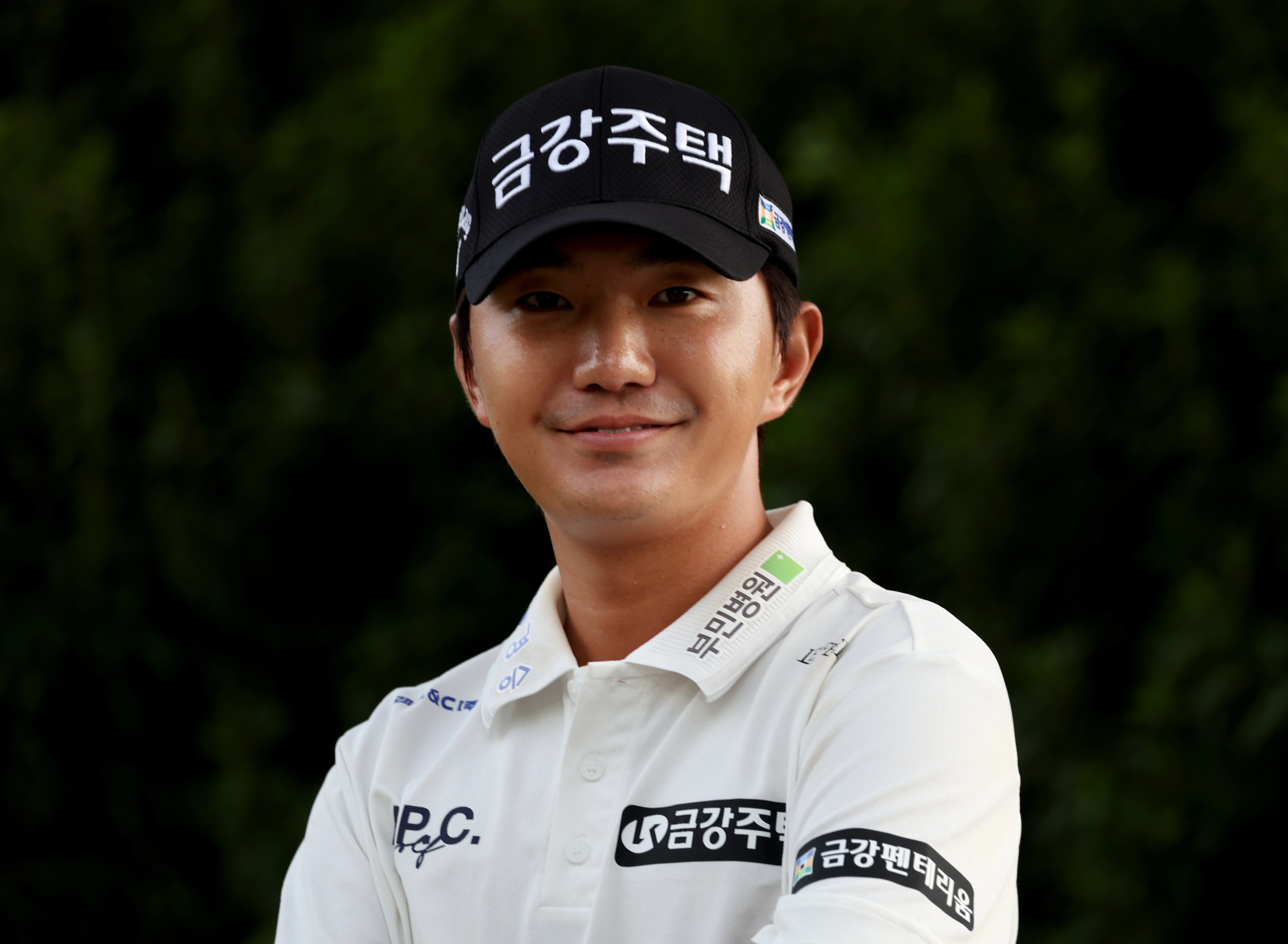 옥태훈이 지난 7일 서울신문과 인터뷰하며 포즈를 취하고 있다. KPGA 제공