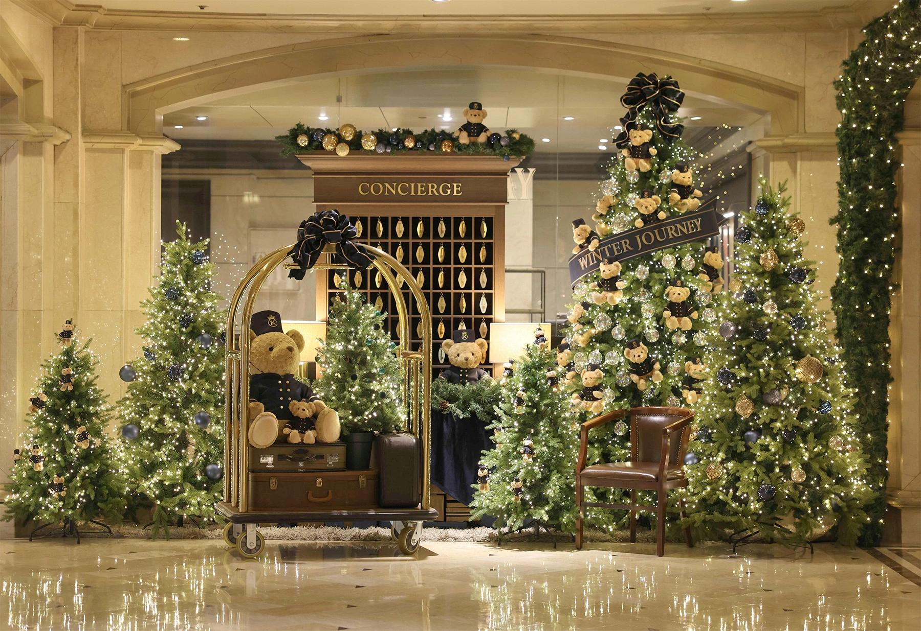 켄싱턴호텔 여의도의 크리스마스 트리. 이랜드파크 제공.