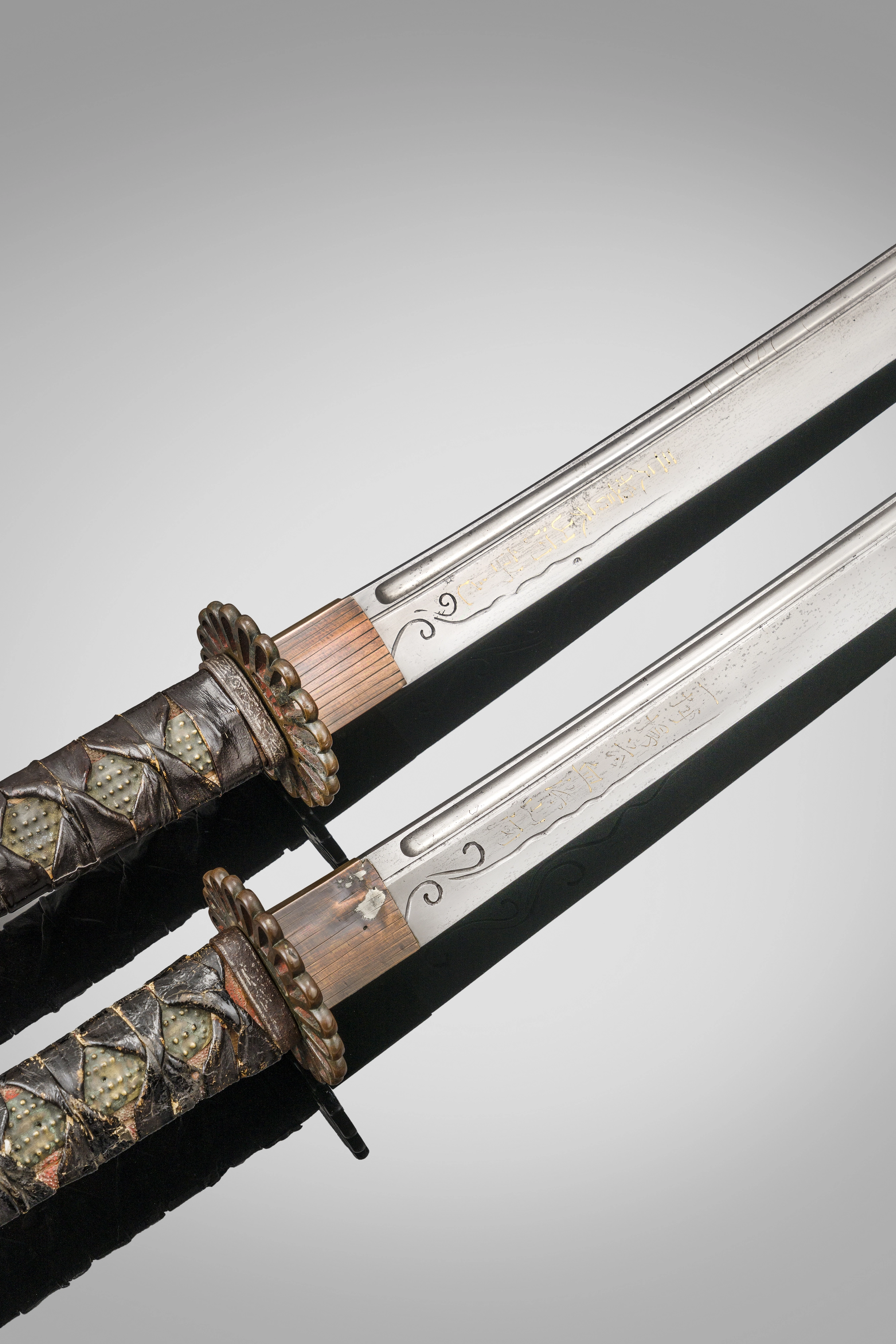 의장용 칼인 이순신 장검. ‘석 자 칼로 하늘에 맹세하니 산하가 두려워 떨고, 한 번 휘둘러 쓸어버리니 피가 산하를 물들인다’라는 글이 쓰여 있다. 
국립중앙박물관