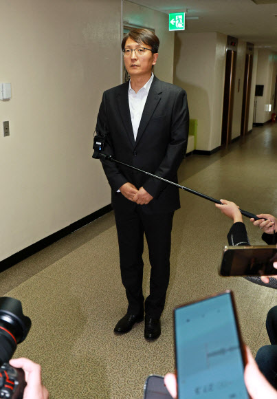 쿠팡 대표 “쿠팡 고객과 국민께 사과…빠른 사태 규명 노력”