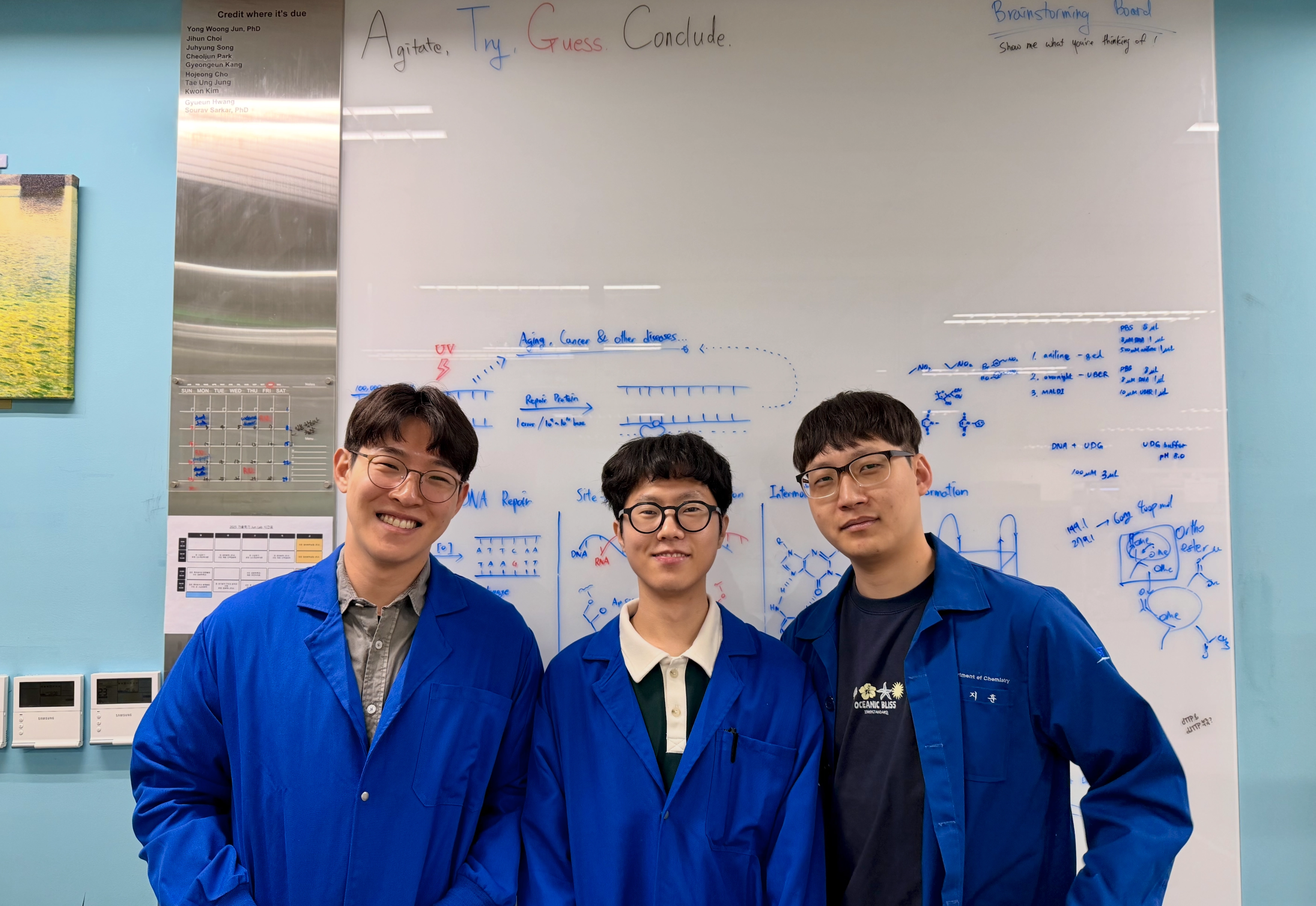 mRNA 조절 방법을 제시한 연구진. 왼쪽부터 전용웅 카이스트 교수, 정태웅 박사과정 연구원, 최지훈 박사과정 연구원.

카이스트 제공