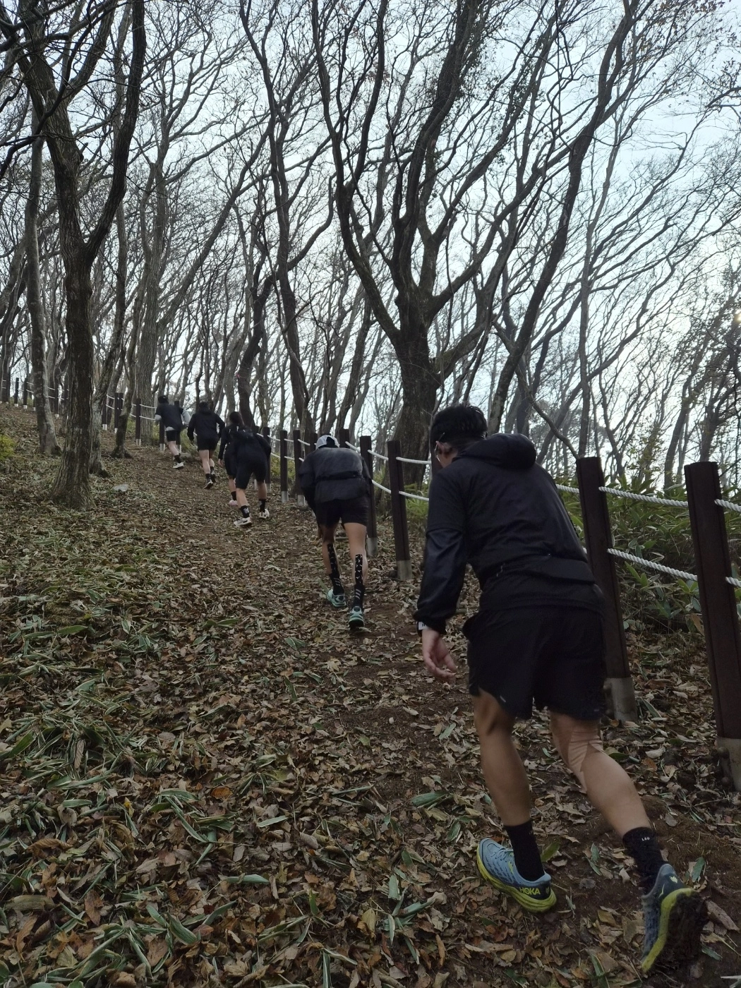 제주소방 트레일러닝 동호회 ‘온 트레일’은 1일 임성철 소방장 순직 2주기를 맞아 표선119센터 옛 청사에서 제주국립호국원까지 달리는 메모리얼 트레일러닝을 진행하고 있다. 제주도소방안전본부 제공