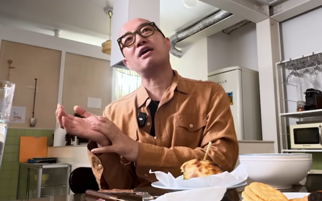 방송인 홍석천. 유튜브 채널 ‘지식인사이드’ 캡처