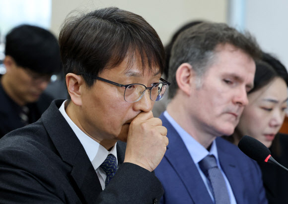 어두운 표정의 박대준 쿠팡 대표