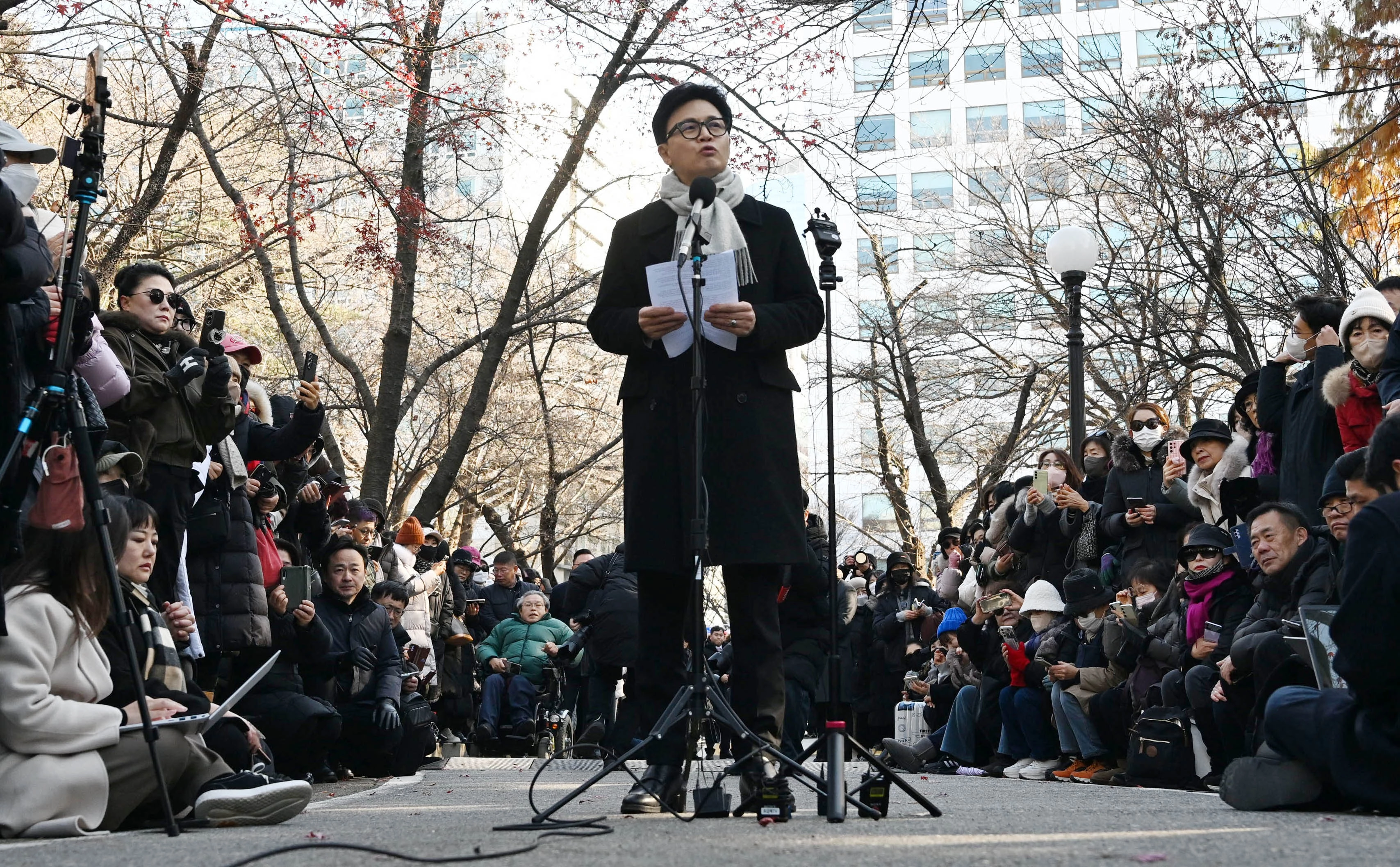 한동훈 국민의힘 전 대표가 3일 서울 여의도 국회도서관 앞 쪽문에서 12ㆍ3 비상계엄 1주년 관련 기자회견을 하고 있다. 2025.12.3 홍윤기 기자