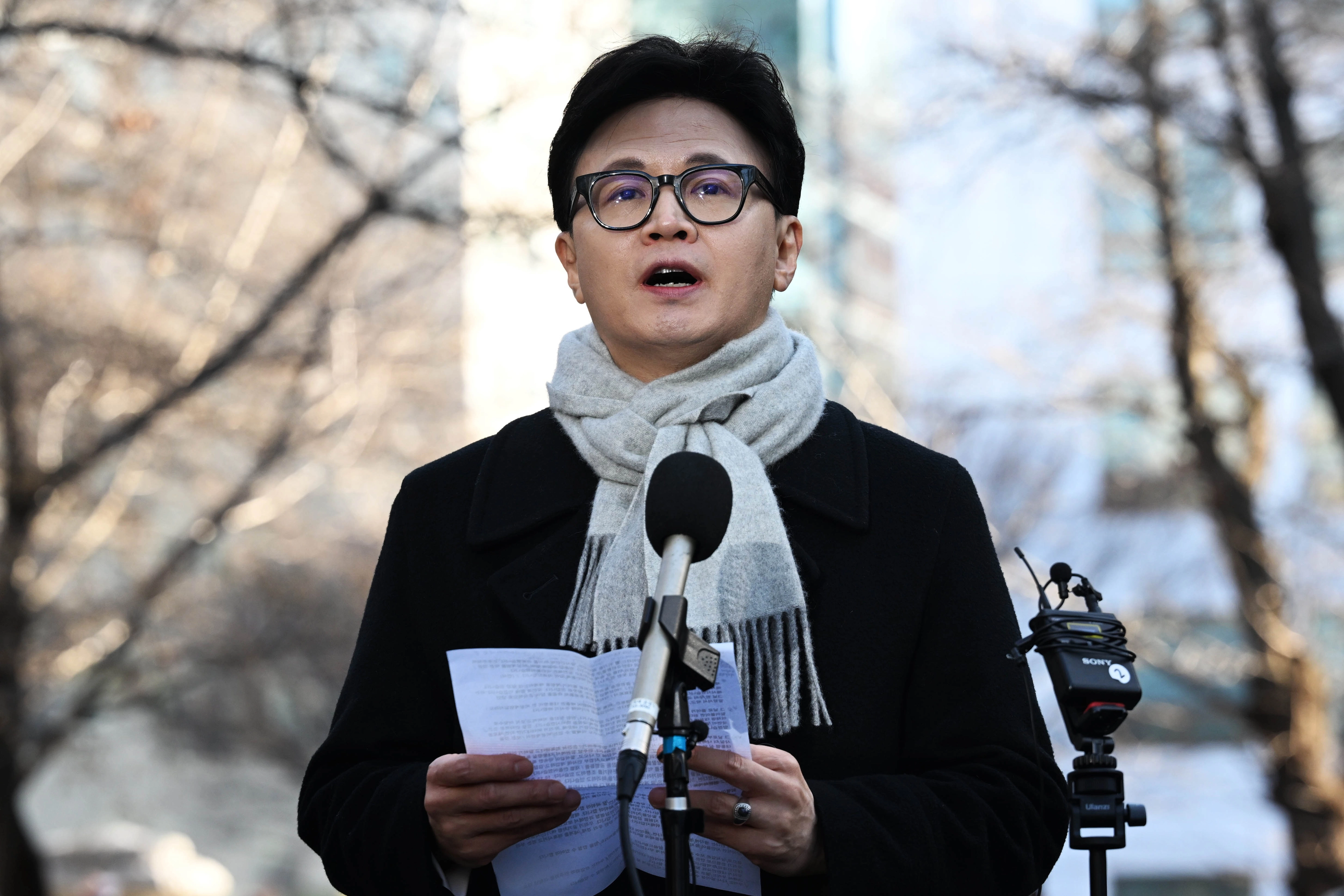 한동훈 국민의힘 전 대표가 3일 서울 여의도 국회도서관 앞 쪽문에서 12ㆍ3 비상계엄 1주년 관련 기자회견을 하고 있다. 2025.12.3 홍윤기 기자