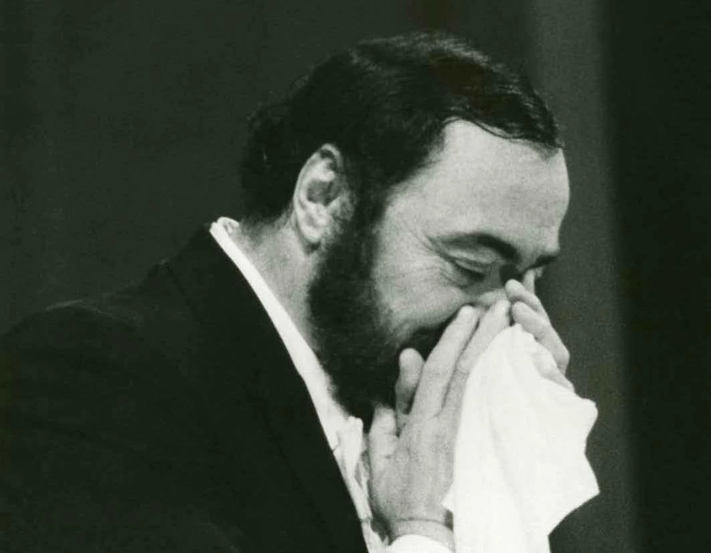 루치아노 파바로티. 솔오페라단