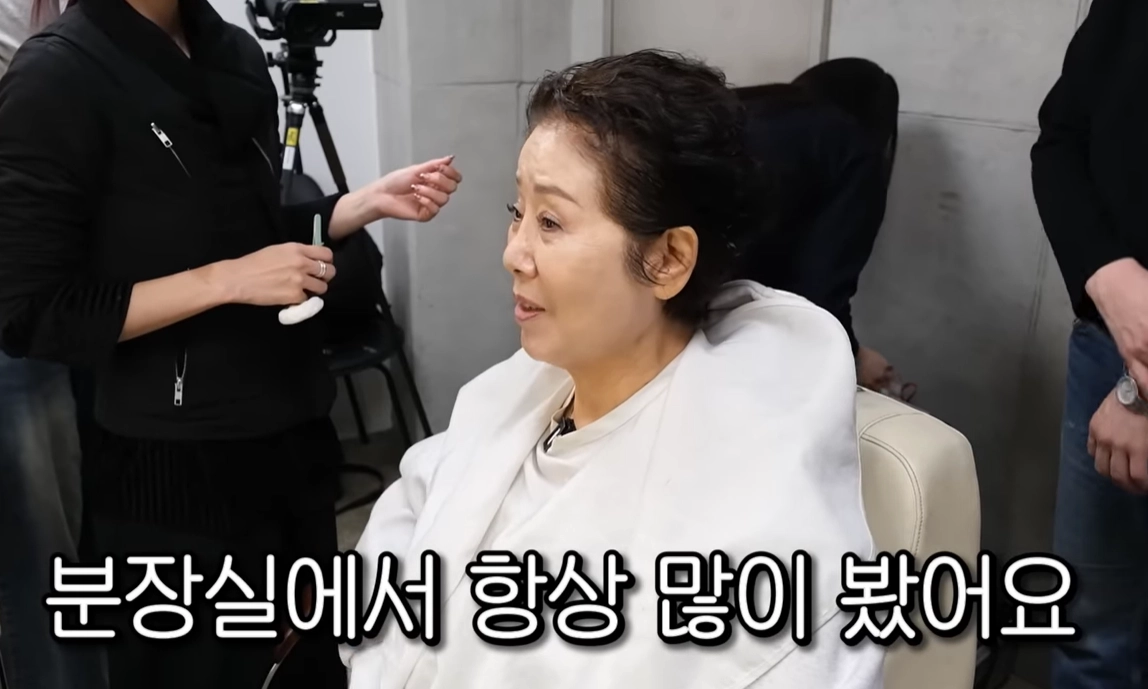 배우 선우용여가 분장실에서 흡연하는 연예인을 많이 봤다고 말했다. 유튜브 채널 ‘순풍 선우용여’ 캡처