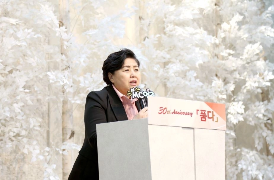 축사하는 김영옥 위원장