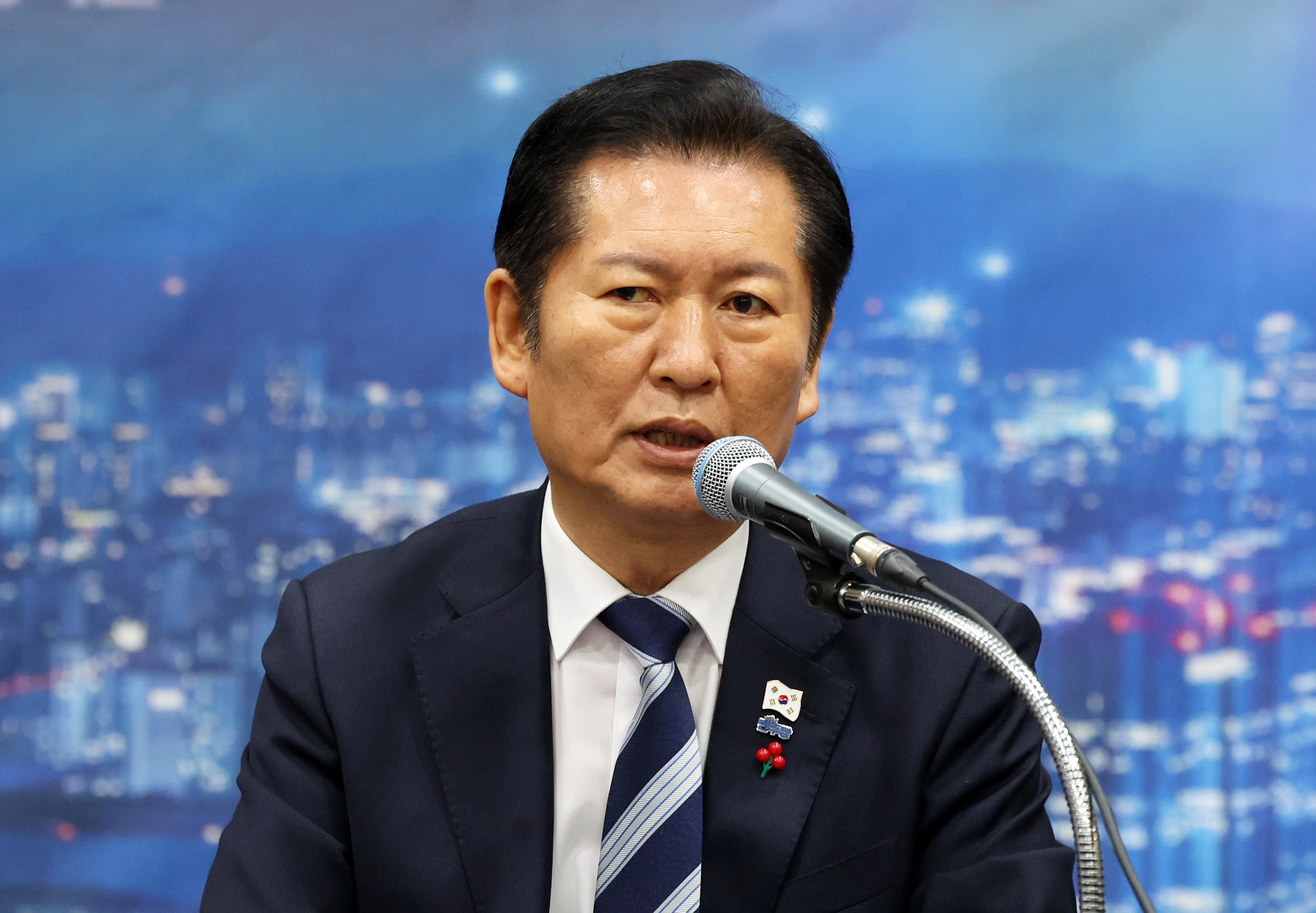 발언하는 정청래 대표  정청래 더불어민주당 대표가 10일 광주 서구 김대중컨벤션센터에서 열린 최고위원회의에서 발언하고 있다. 2025.12.10