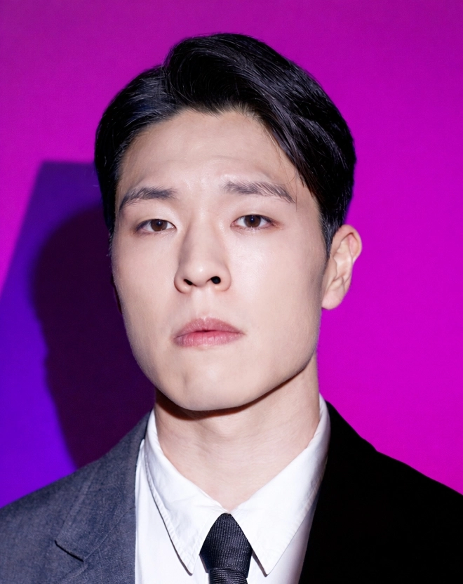 배우 최승준이 19일 방송되는 ‘모범택시3’ 9회에 걸그룹 론칭을 준비 중인 엔터테인먼트 매니저 ‘송실장’ 역을 맡는다. 사진: P&B엔터테인먼트 제공.