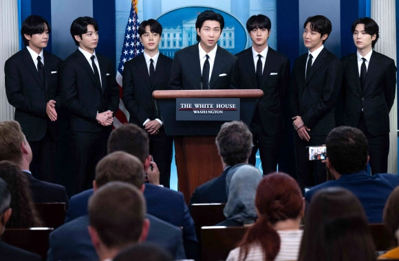 그룹 방탄소년단(BTS)이 미국 워싱턴DC 백악관에 초청돼 연설하는 모습. 2022.5.31 AFP 연합뉴스