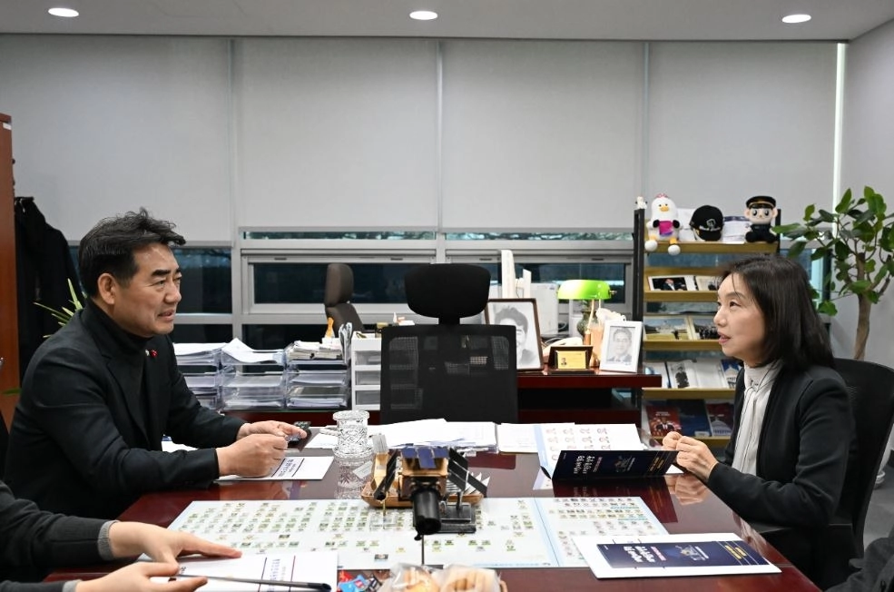 이성권 의원(왼쪽)과 최호정 의장