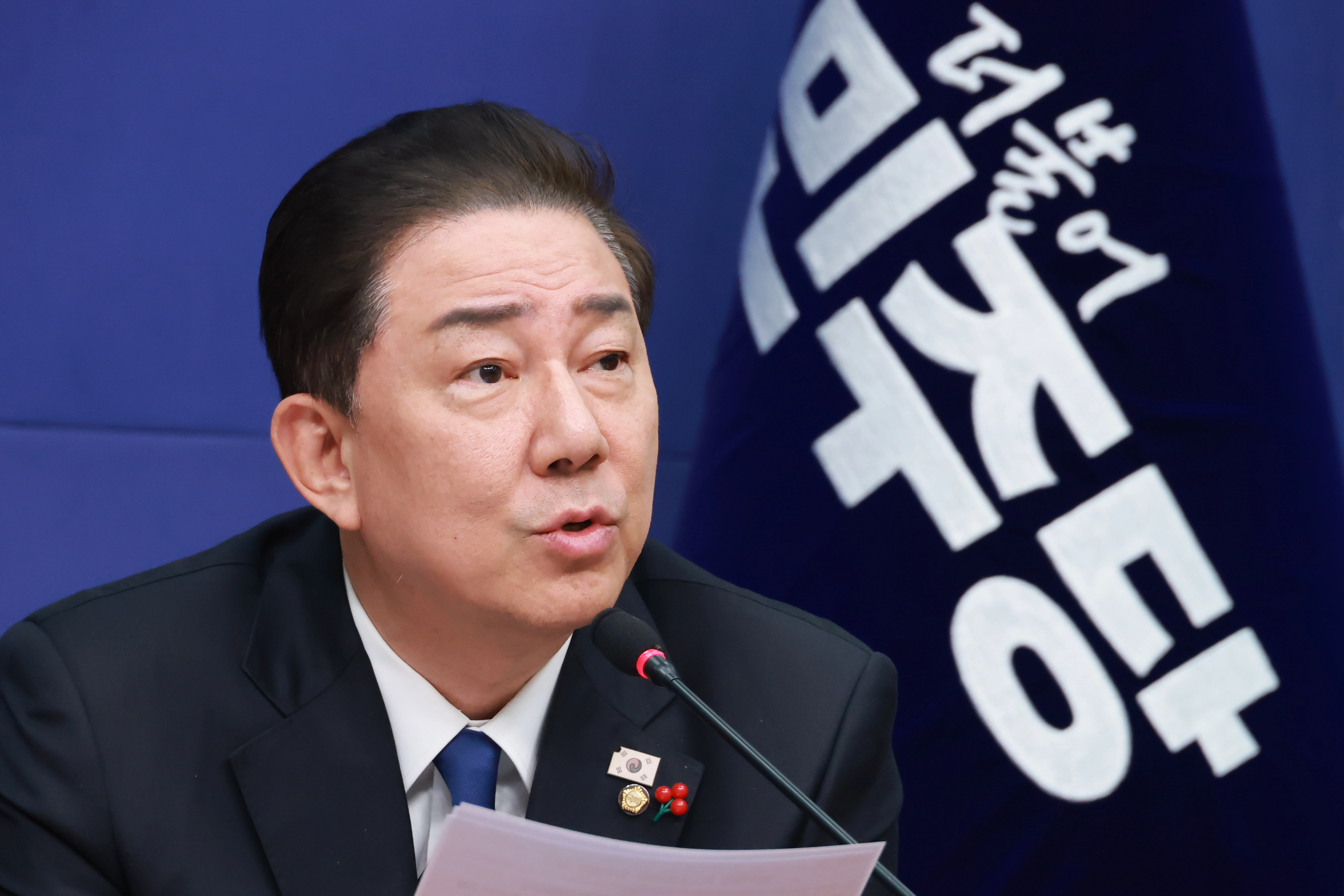 김병기 더불어민주당 원내대표가 24일 국회에서 열린 최고위원회의에 참석해 발언하고 있다. 2025.12.24 연합뉴스