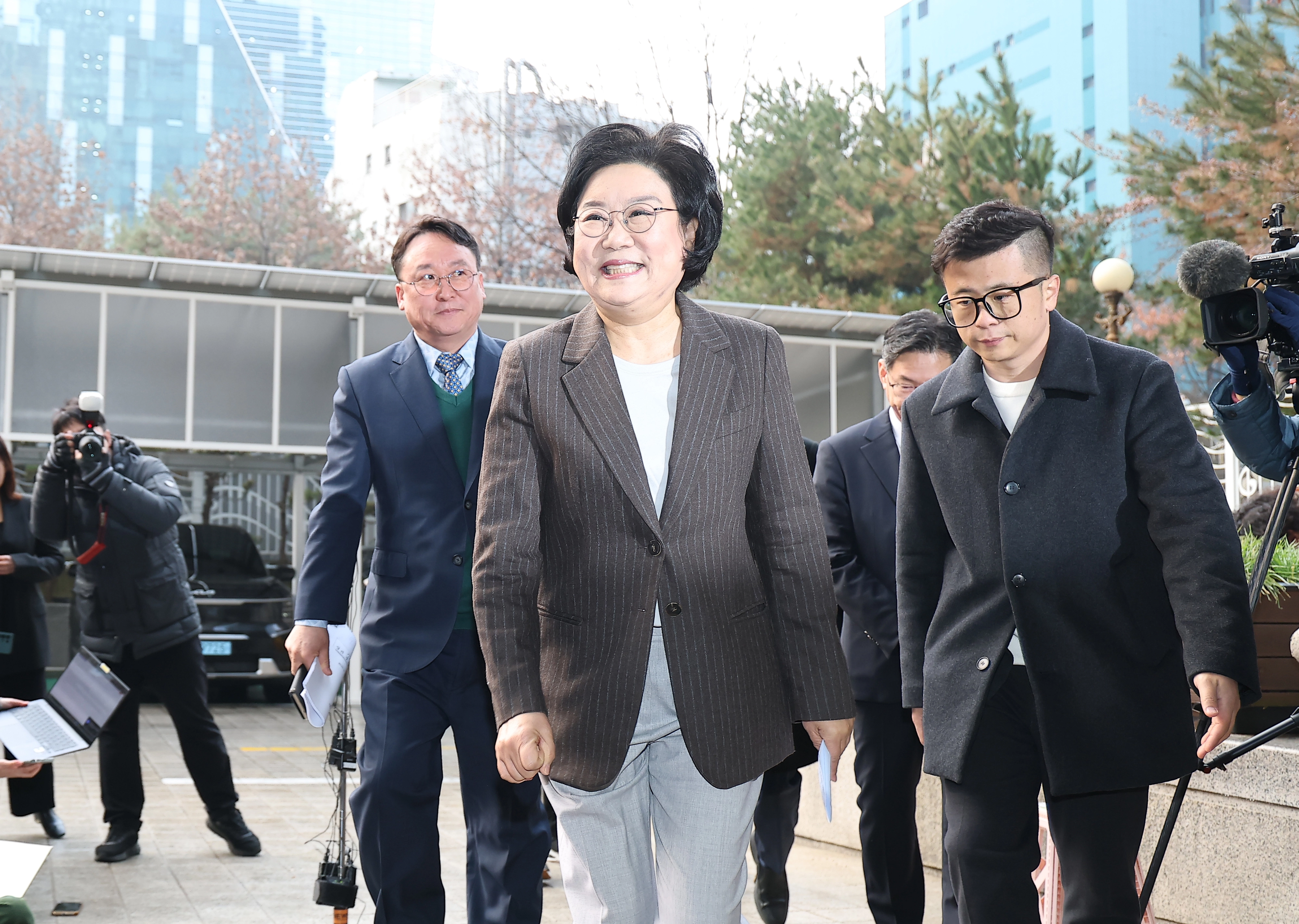 이혜훈 기획예산처 장관 후보자가 29일 서울 중구 예금보험공사에 마련된 인사청문회 준비 사무실로 출근하고 있다. 2025.12.29 연합뉴스