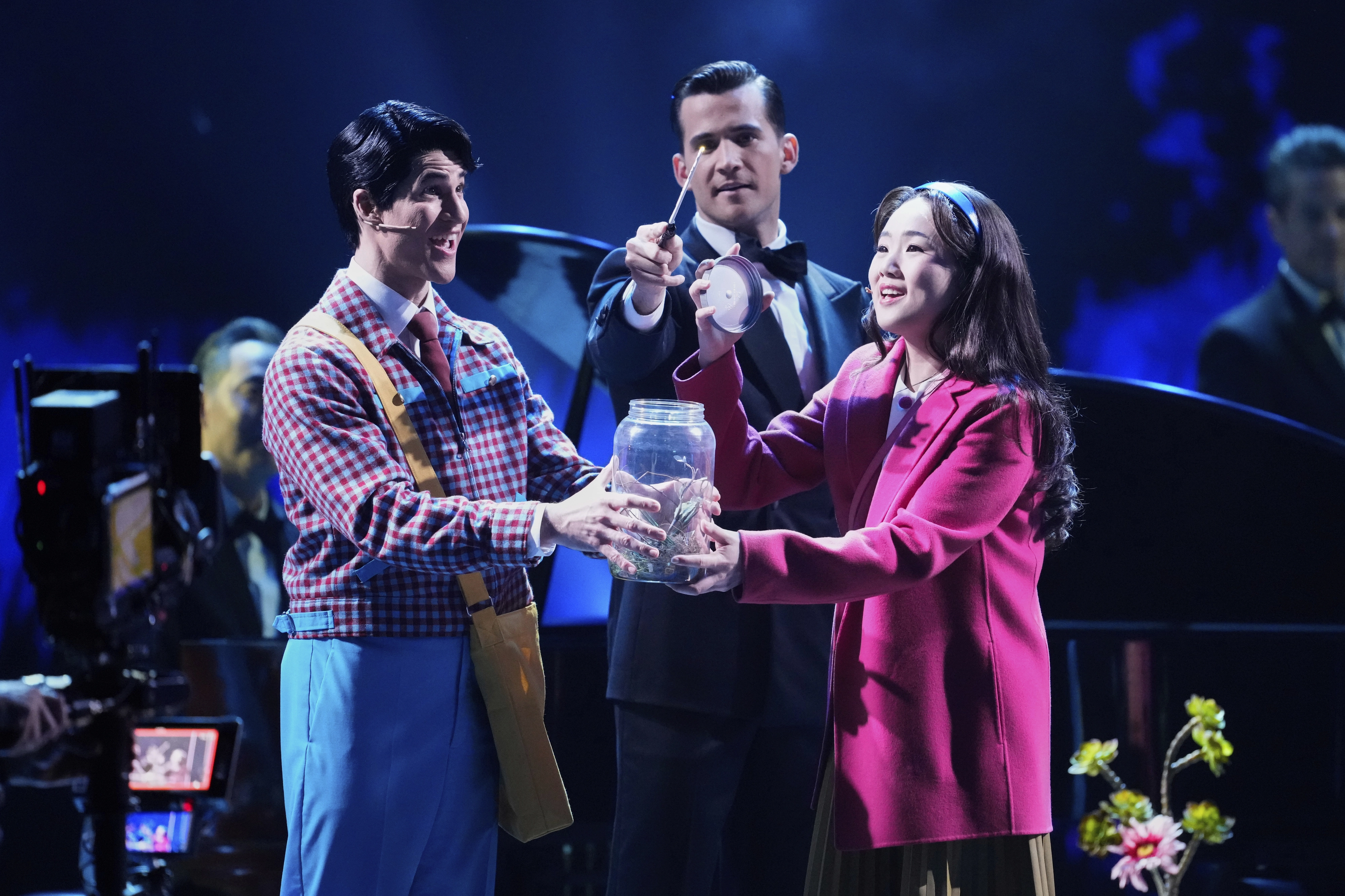 6월 9일 토니상 시상식에서 6관왕에 오른 한국 창작 뮤지컬 ‘어쩌면 해피엔딩’의 출연진이 기념 무대를 꾸미고 있다. 
AP 연합뉴스