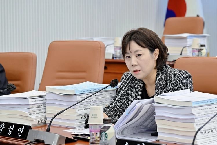 제333회 정례회 예산결산특별위원회 회의에 참석한 박성연 의원