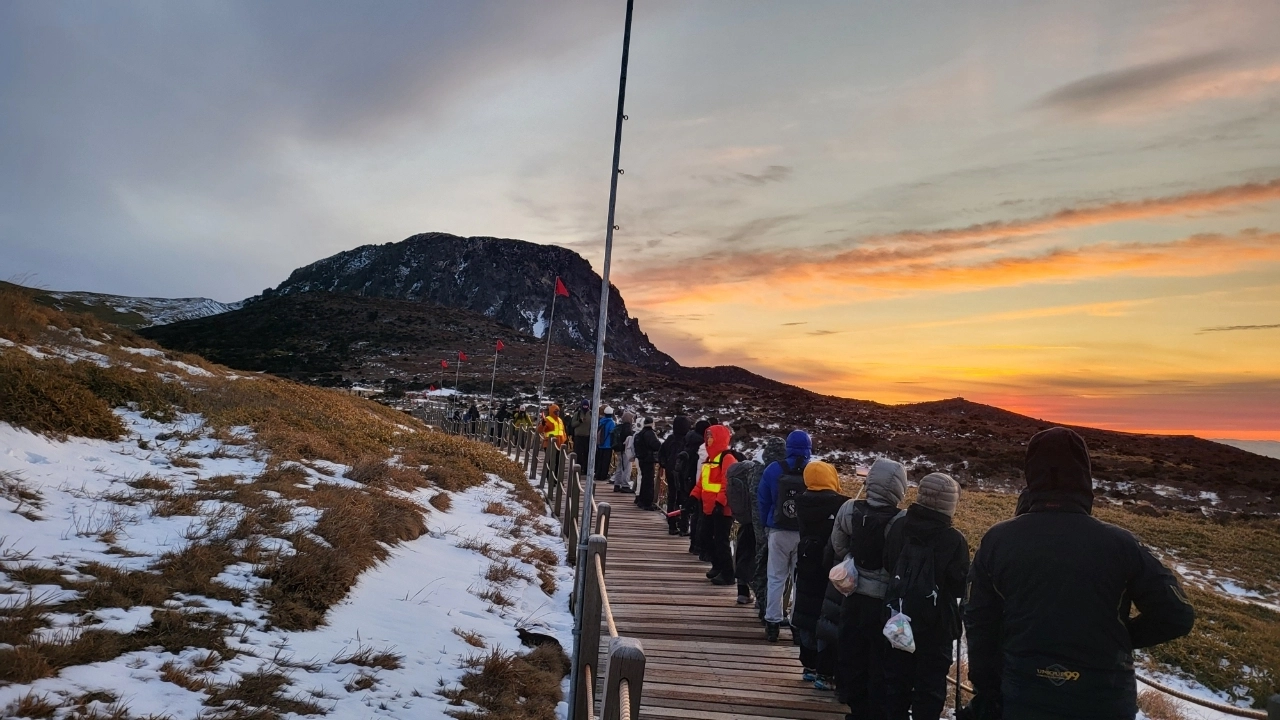 한라산 영실코스 선작지왓 전경. 제주도세계유산본부 제공