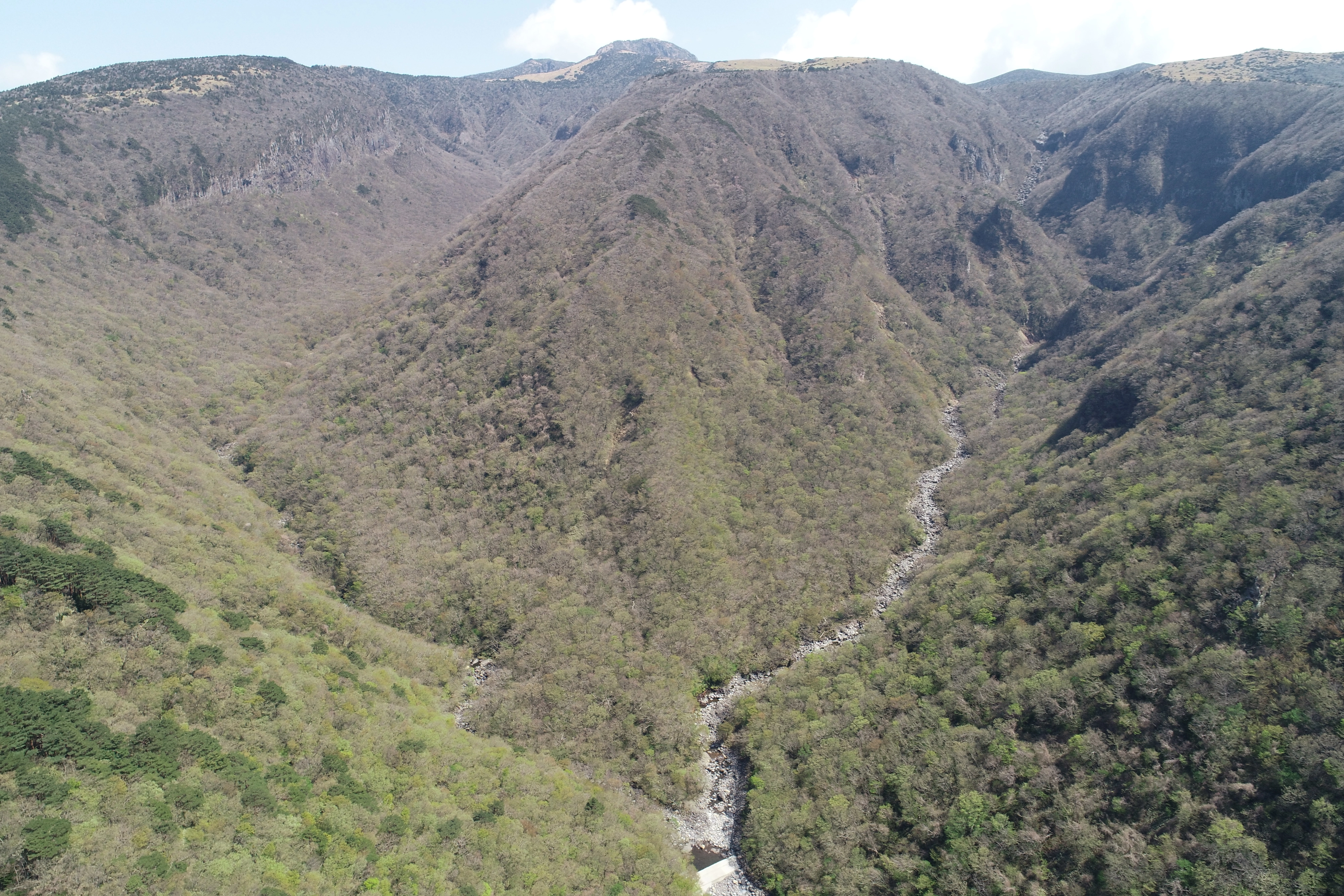 제주 한라산 어리목계곡 전경. 국가유산청 제공