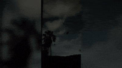 도널드 트럼프 미국 대통령은 3일(현지시간) 니콜라스 마두로 베네수엘라 대통령을 생포해 베네수엘라 밖으로 이송했다고 발표했다. 앞서 이날 베네수엘라는 미국으로부터 중대한 군사적 공격을 받았다고 밝힌 바 있다. 사진은 미 해병대 AH-1Z 바이퍼 또는 육군 AH-64 아파치 공격헬기로 추정되는 미군 헬기가 베네수엘라 수도 카라카스를 공격하는 모습. 2025.1.3 엑스