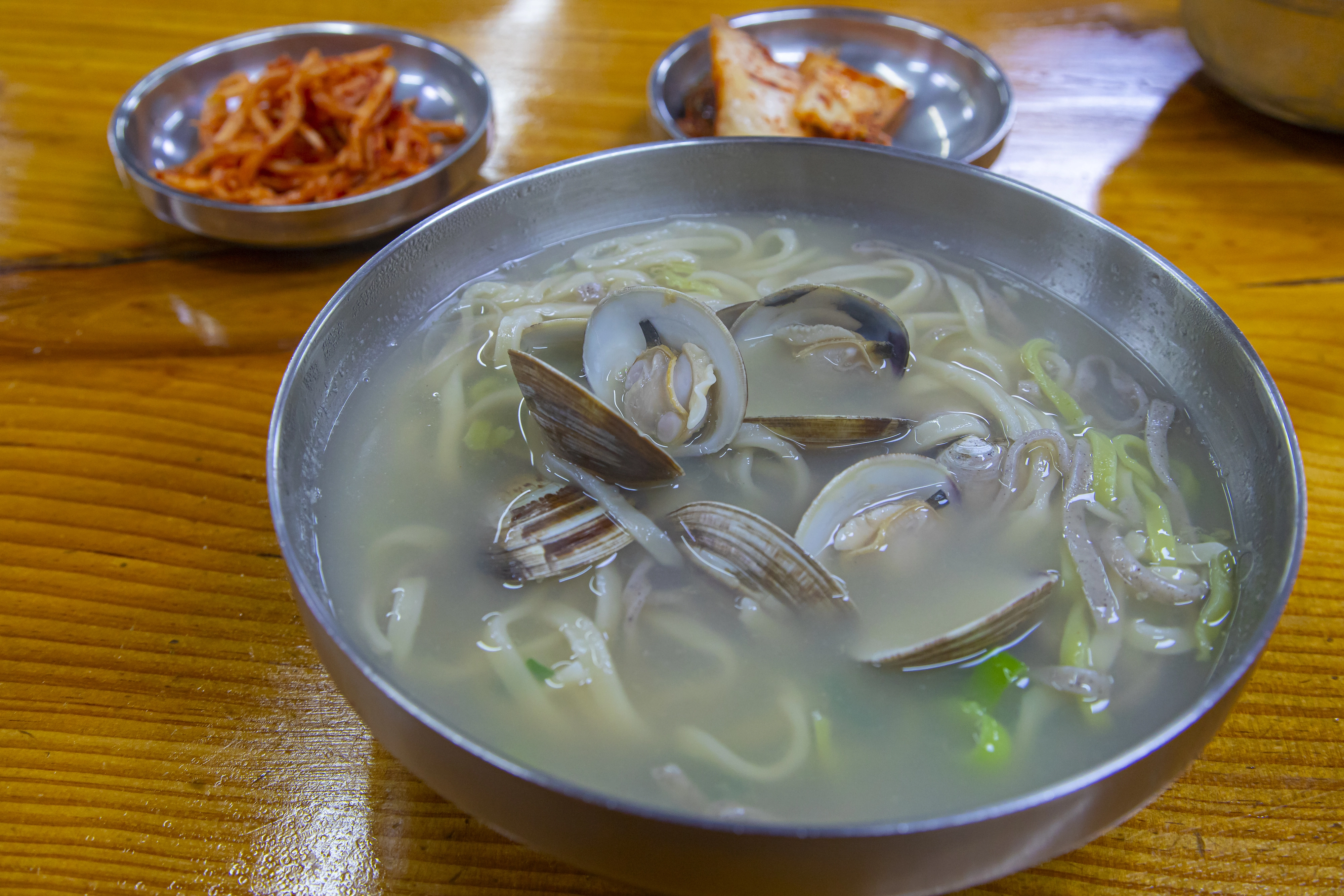 안산 이조칼국수 칼국수(경기관광공사 제공)