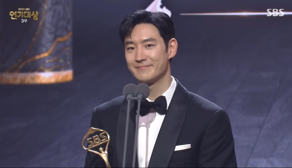 배우 이제훈. ‘2025 SBS 연기대상’ 방송화면