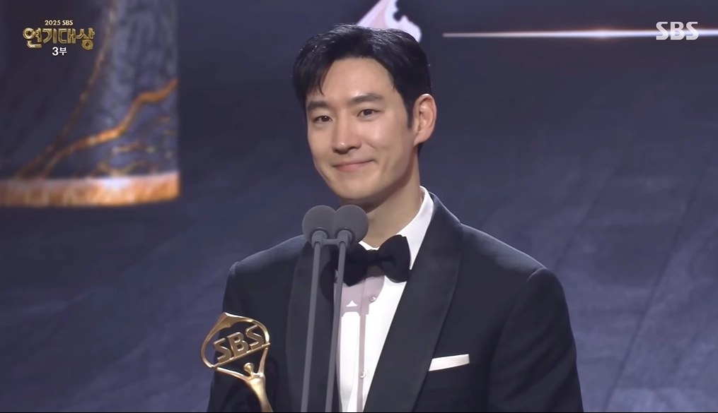 배우 이제훈. ‘2025 SBS 연기대상’ 방송화면