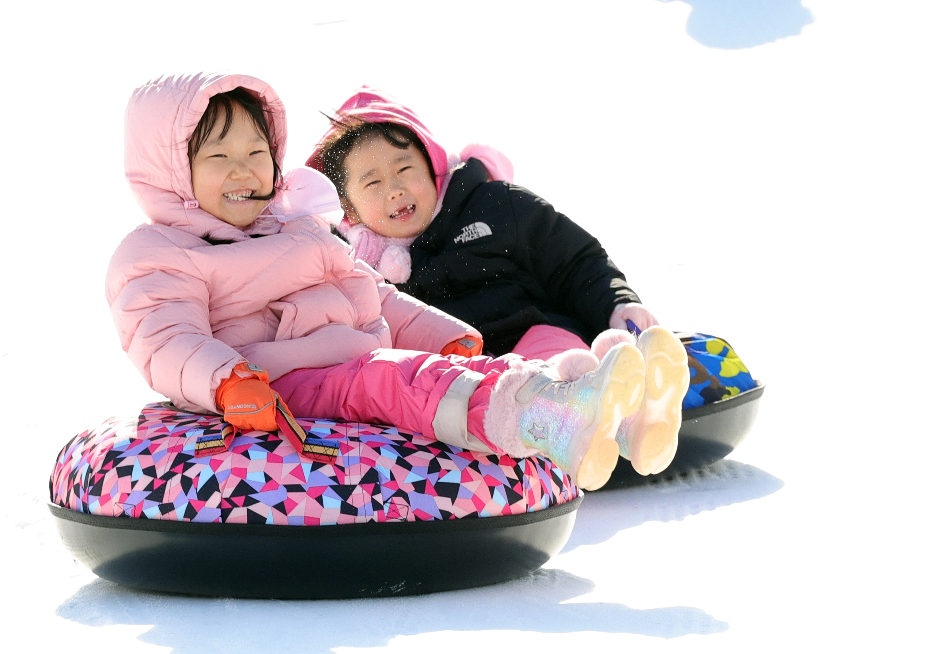 서울 노원구 눈썰매장에서 어린이들이 눈썰매를 타는 모습. 

노원구 제공