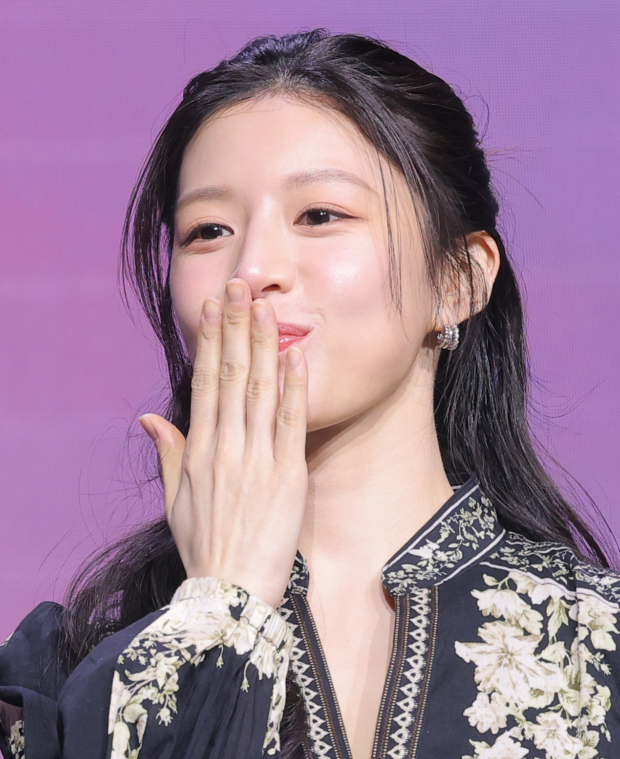 배우 고윤정이 13일 서울 강남구 조선팰리스 서울강남에서 열린 넷플릭스 시리즈 ‘이 사랑 통역 되나요?’ 제작발표회에 참석해 포즈를 취하고 있다. ‘이 사랑 통역 되나요?’는 다중언어 통역사 주호진(김선호 분)이 글로벌 톱스타 차무희(고윤정 분)의 통역을 맡게 되면서 펼쳐지는 예측불가 로맨틱 코미디다. 2026.1.13. 뉴스1