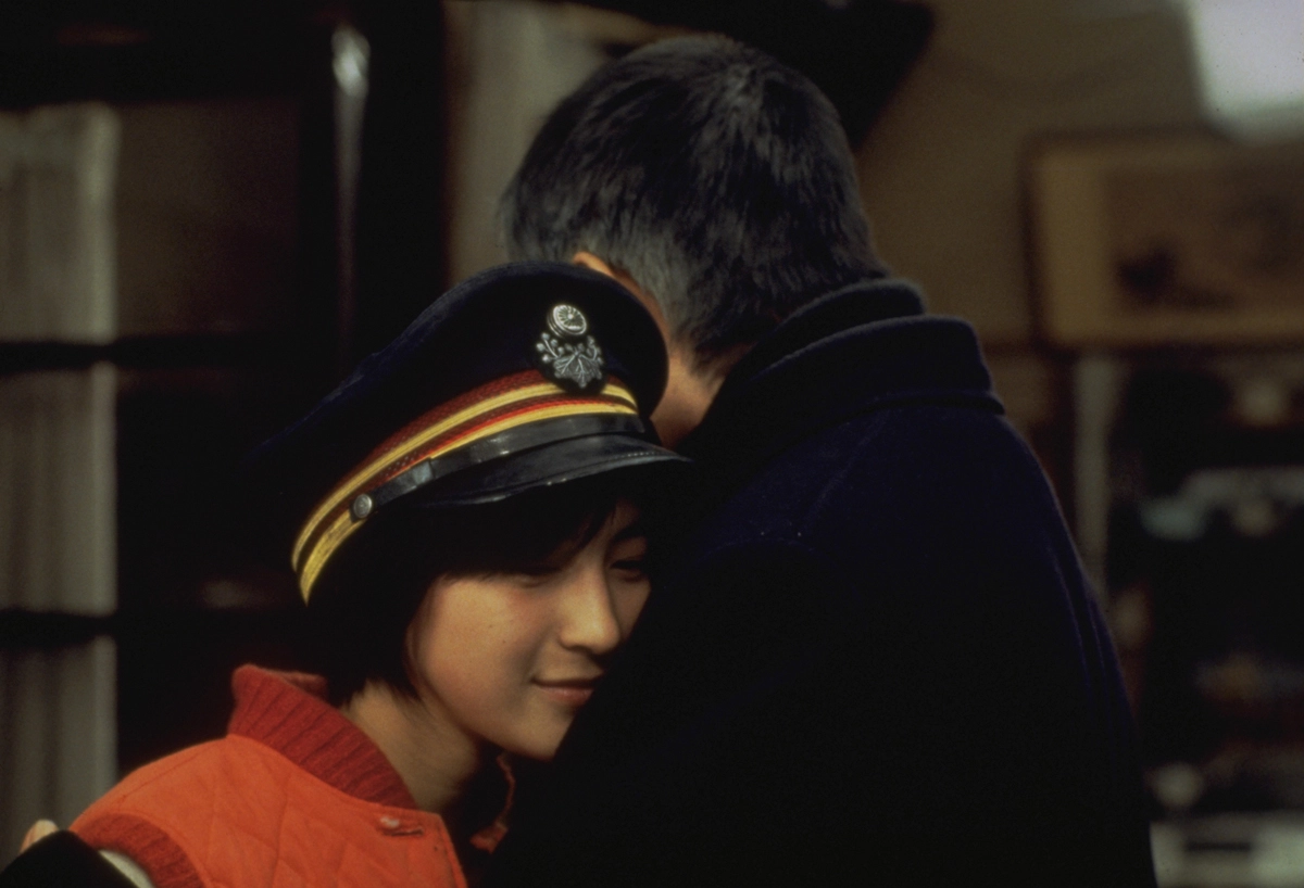 정년퇴임을 앞둔 새해 아침 눈 쌓인 플랫폼에서 오토가 만난 낯선 소녀는 17년 전 눈 녹듯 사라지며 세상을 떠난 딸 유키코였다.
와이드릴리즈 제공