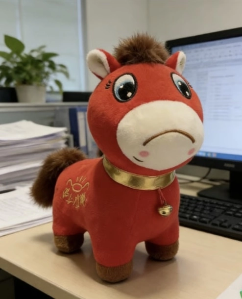 중국의 한 장난감 공장에서 봉제 실수로 인해 탄생한 ‘우는 말(Crying Horse)’ 인형이 폭발적인 인기를 얻고 있다. SCMP 캡처