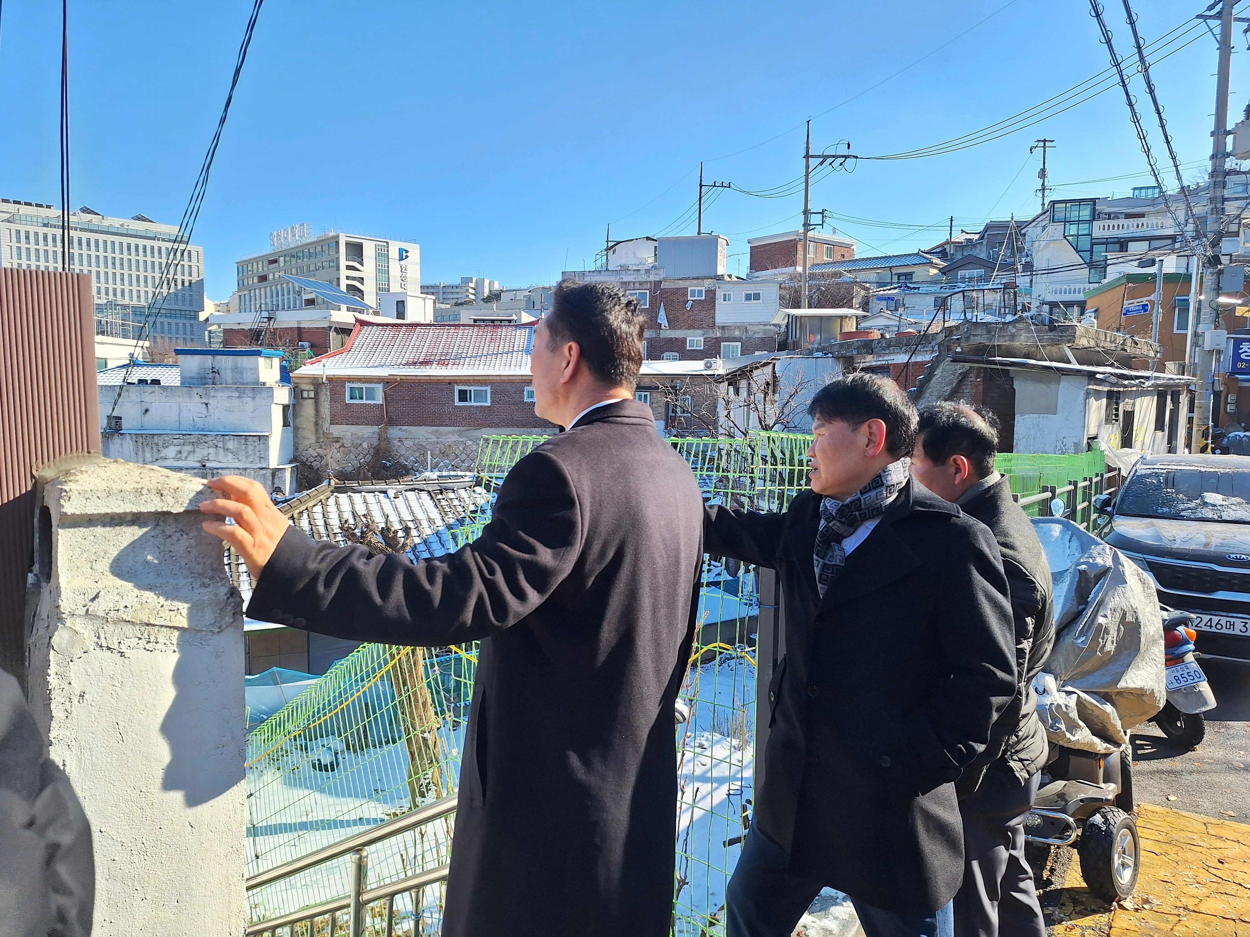 성북구 삼선3구역 재개발 현장 주변을 둘러보는 김태수 위원장