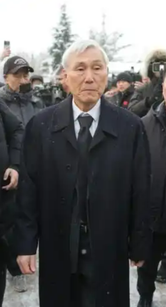 18일 중국 베이징에서 열린 녜웨이핑 장례식에 참석한 한국의 조훈현 9단. 바이두 캡처