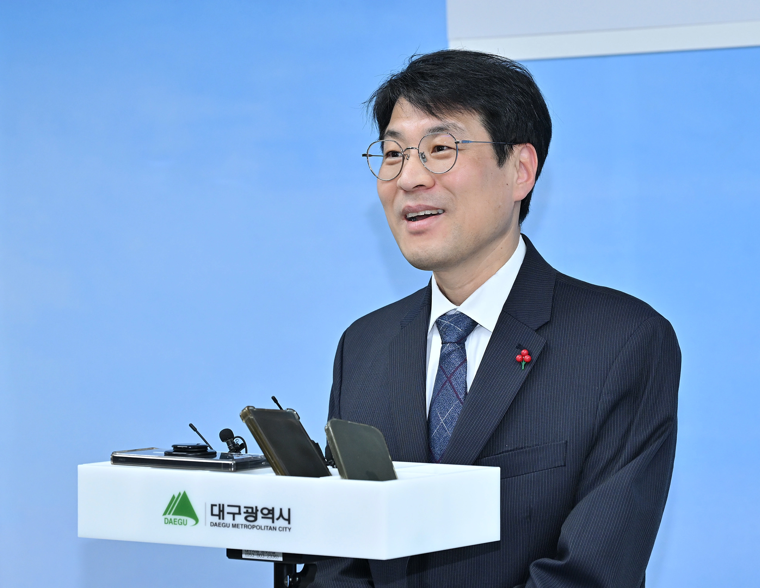 TK 행정통합 입장 밝히는 김정기 대구시장 권한대행  김정기 대구시장 권한대행이 19일 오후 대구 중구 대구시청 동인청사에서 대구경북 행정통합 관련 입장을 밝히고 있다. 2026.1.19. 뉴스1