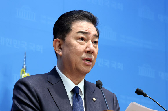 ‘제명 징계’ 김병기 “재심 신청 않고 떠나겠다”