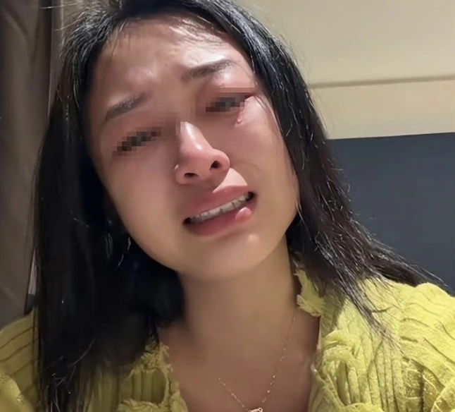 중국에서 한 남편이 아내가 사전 동의 없이 식기세척기를 구입했다는 이유로 가구 등을 부쉈다는 사연이 전해져 논란이 되고 있다. SNS 캡처