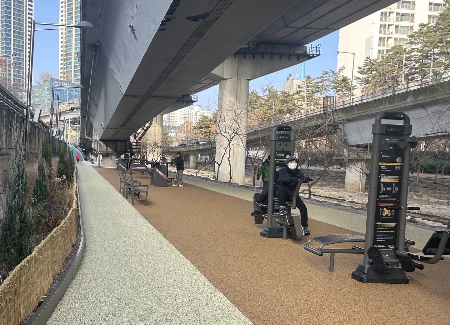 성북구 정릉천 정원과 운동공간 조성 후 모습. 성북구 제공