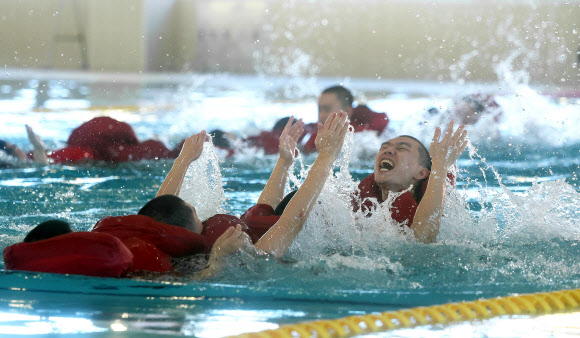 해군병 ‘훈련은 실전처럼’