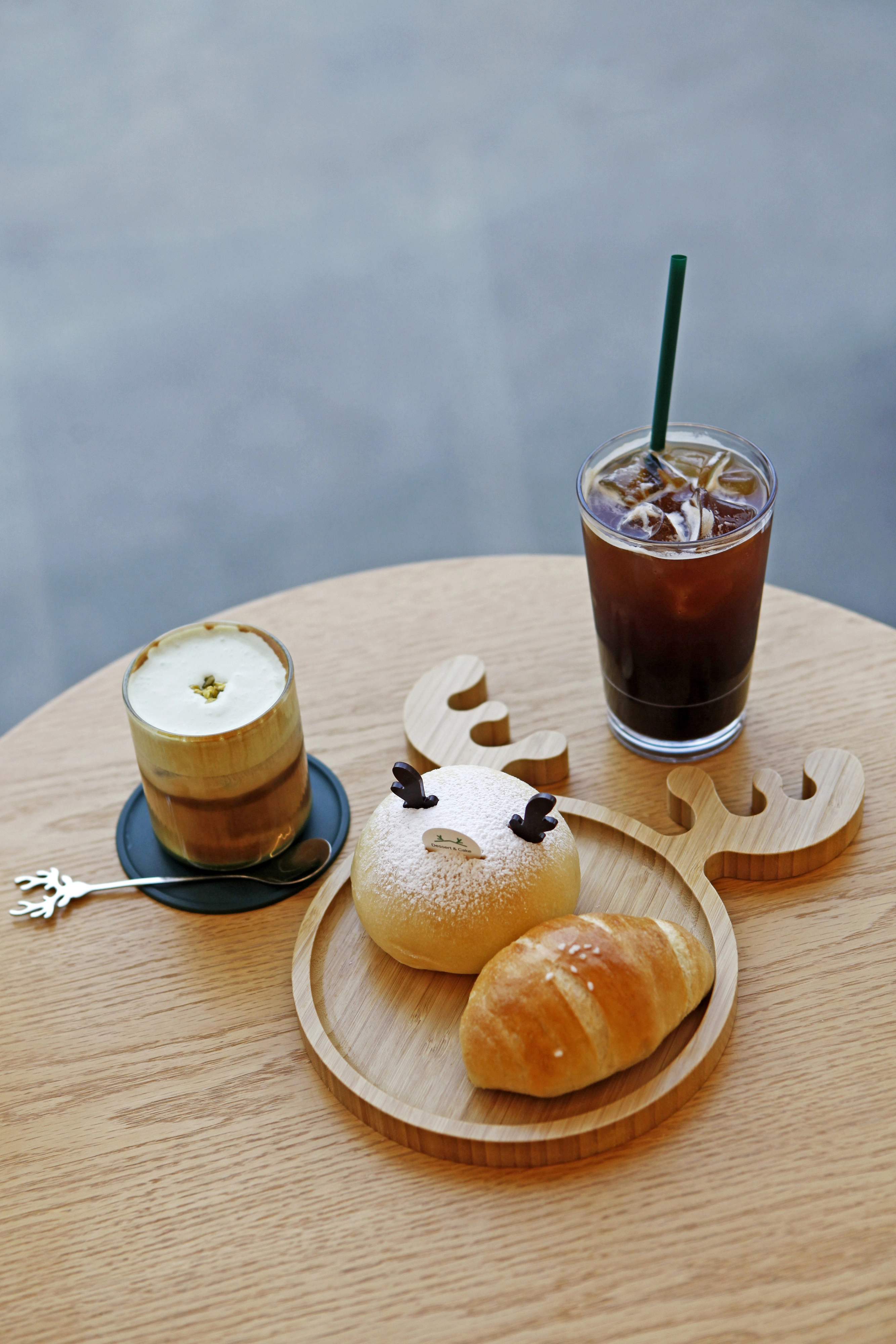 초록뿔언덕은 사슴목장이자 베이커리 카페다. 초록뿔라떼와 초록뿔꽃사슴빵 등이 시그니처 메뉴다.
초록뿔언덕 제공