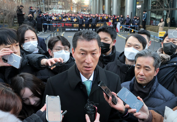 발길 돌리는 장민영 신임 기업은행장