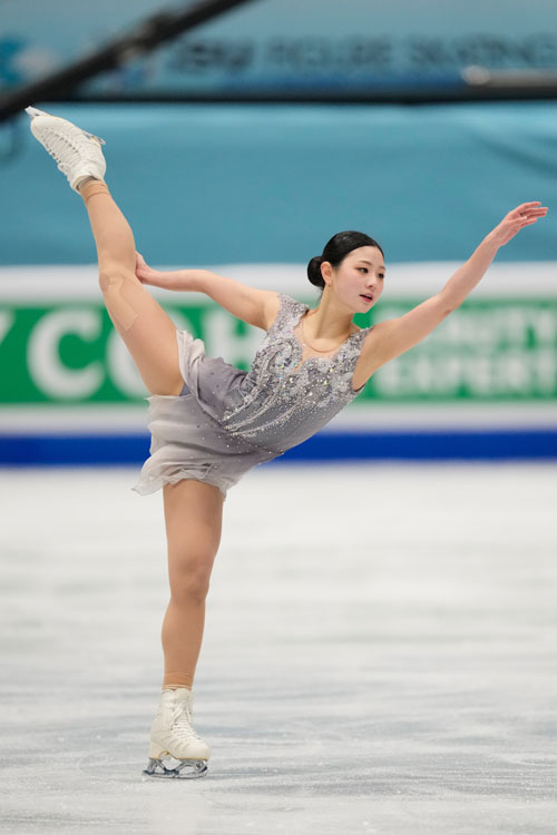 윤아선이 23일(현지시간) 중국 베이징에서 열린 2026 국제빙상경기연맹(ISU) 피겨 스케이팅 사대륙선수권대회에서 프리스케이팅 연기를 펼치고 있다.  AP 뉴시스
