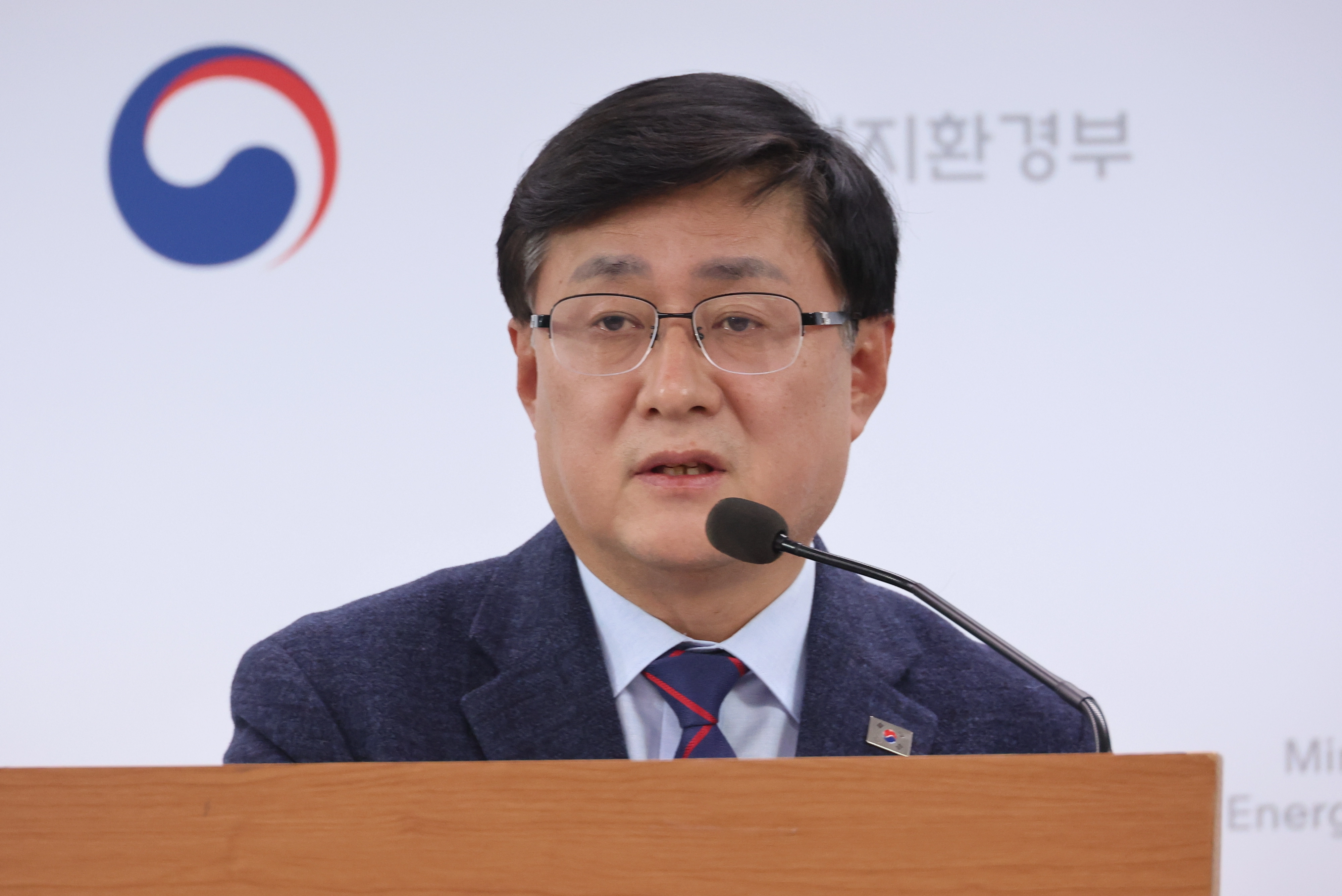 김성환 기후에너지환경부 장관이 26일 세종시 정부세종청사에서 제12차 전력수급기본계획 추진 방향을 발표하고 있다. 2026.1.26. 연합뉴스