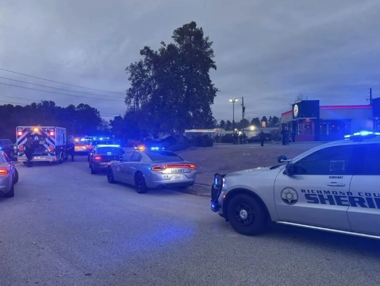 난투극이 벌어진 미 조지아주 버거킹 매장에 출동한 리치먼드 카운티 보안관 사무소 차량. 리치먼드 카운티 보안관 사무소