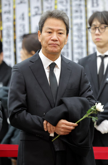 이해찬 빈소 조문한 임종석 전 비서실장