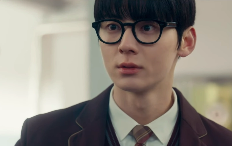 배우 황민현. 티빙 오리지널 시리즈 ‘스터디그룹’ 방송화면