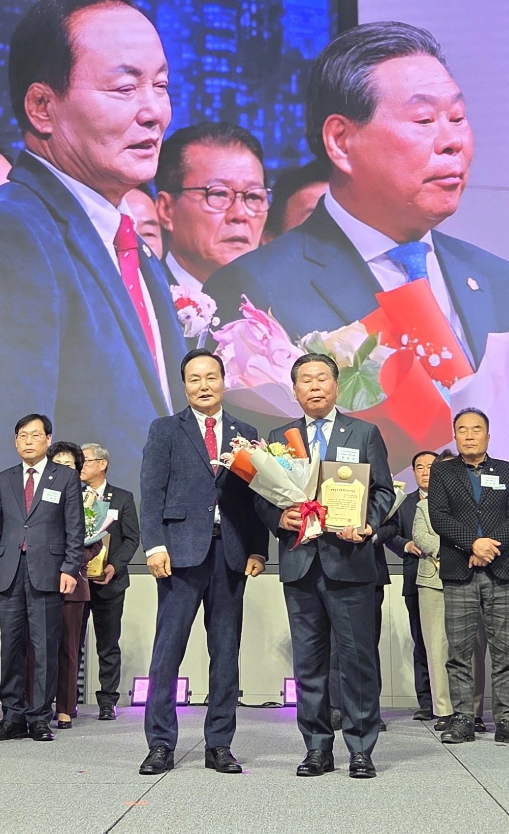 강형구 순천시의장이 대한민국시군자치구의회 의장협의회 정기총회에서 ‘지방의정봉사대상’을 수상했다.