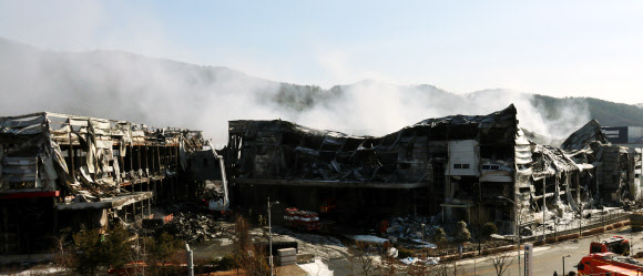 전소된 음성 생활용품 공장