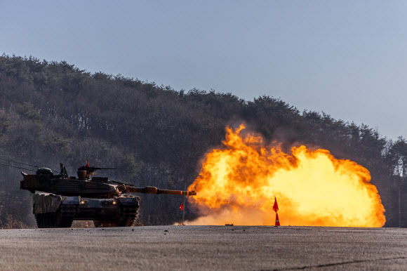 ‘뜨거운 혹한기 훈련’ K1A2 실사격